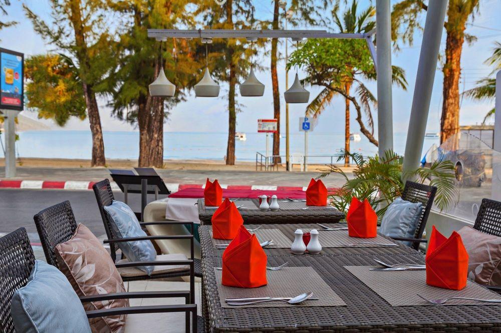 The Royal Palm Beach Front Patong Екстериор снимка