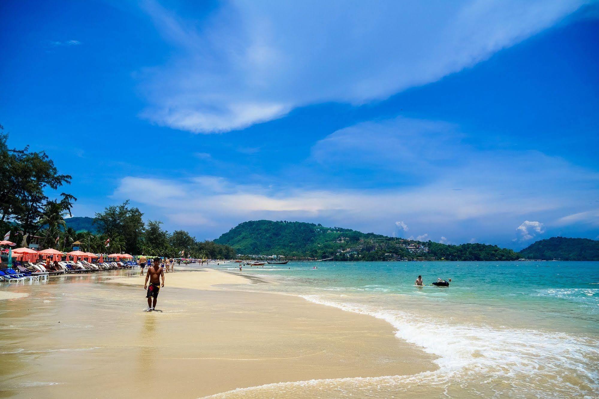 The Royal Palm Beach Front Patong Екстериор снимка