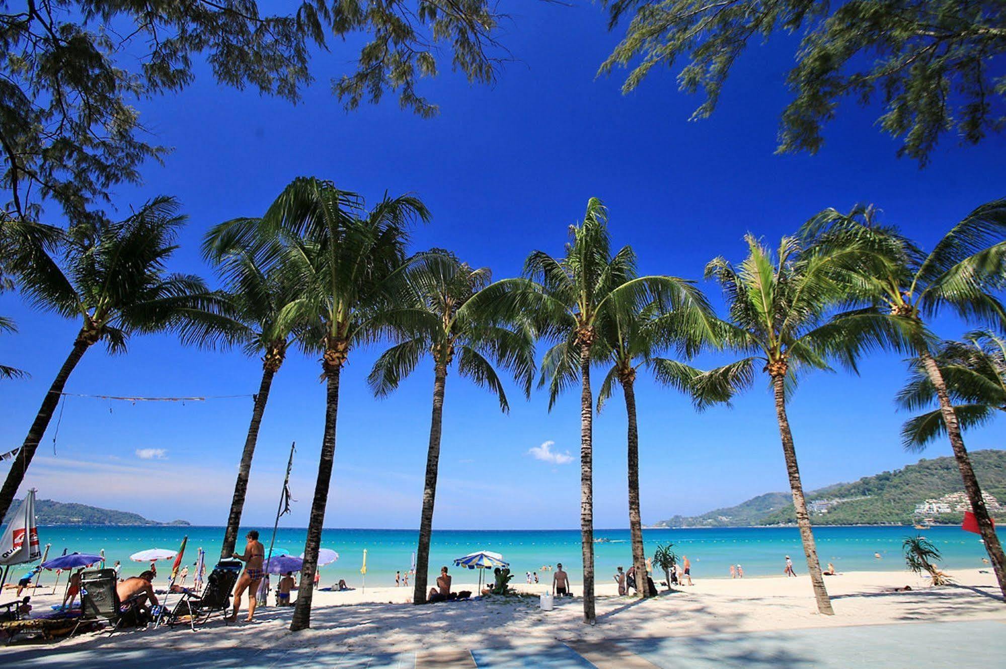 The Royal Palm Beach Front Patong Екстериор снимка
