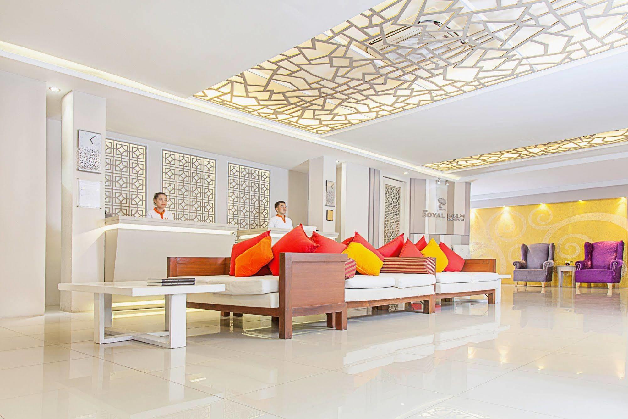 The Royal Palm Beach Front Patong Екстериор снимка